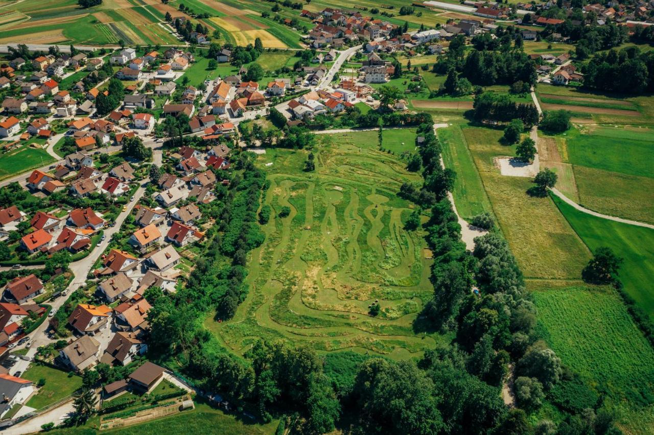 Camping @ Nogometni Golf Ljubljana Otel Dış mekan fotoğraf