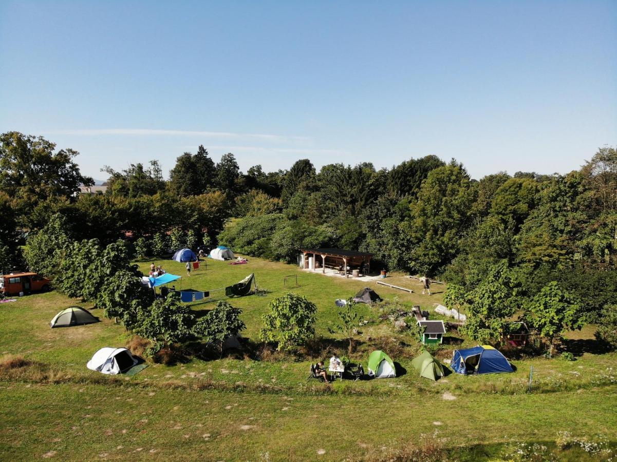 Camping @ Nogometni Golf Ljubljana Otel Dış mekan fotoğraf